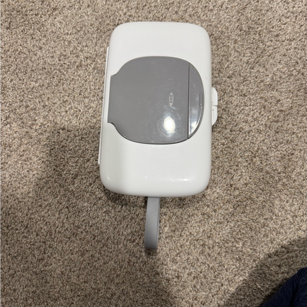 Oxo White and Gray Wipe Holder